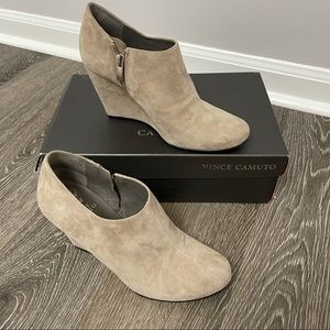 Vince Camuto suede dollys booties